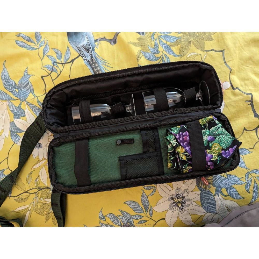 picnic time wine tote green euc single bottle